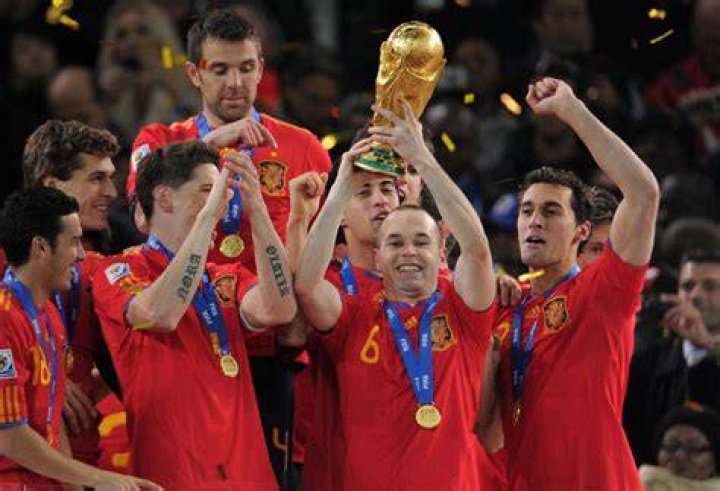 Did Spain ever use the escudo?